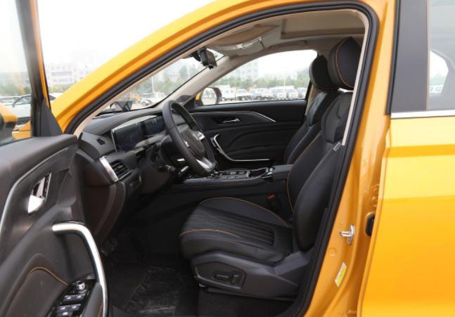 奔腾T77PRO告诉你年轻人的第一辆车该怎么选？休闲区蓝鸢梦想 - Www.slyday.coM