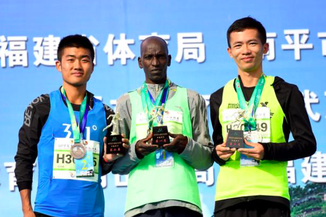 看到兴奋剂检测官加速逃跑！29岁的他被禁赛5年 曾6天内两次夺冠休闲区蓝鸢梦想 - Www.slyday.coM