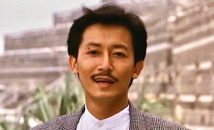 70岁陈勋奇直播带货声音嘶哑直言卖货太难了曾患癌致声带受损