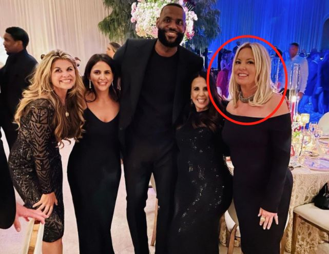 在退役之后加入了菲尔-杰克逊的教练组,可以说也算得上是湖人队的元老