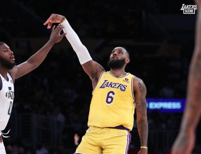 13次至少20分10助攻0失误，保罗加冕历史第一！太阳队拉开差距休闲区蓝鸢梦想 - Www.slyday.coM