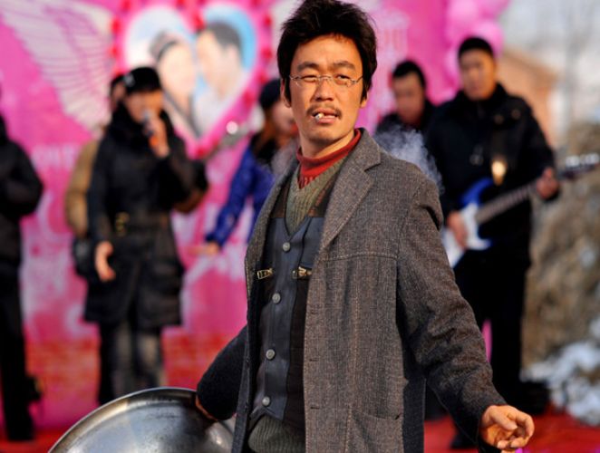 王宝强抽烟动作被段奕宏盛赞,拍《人在囧途》时曾喝14次牛奶休闲区蓝鸢梦想 - Www.slyday.coM 王宝强抽烟动作被段奕宏盛赞,拍《人在囧途》时曾喝14次牛奶休闲区蓝鸢梦想 - Www.slyday.coM