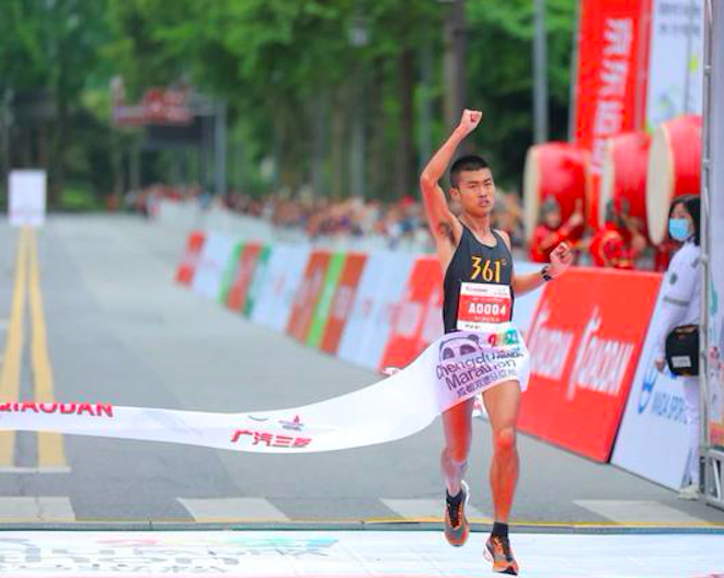 看到兴奋剂检测官加速逃跑！29岁的他被禁赛5年 曾6天内两次夺冠休闲区蓝鸢梦想 - Www.slyday.coM