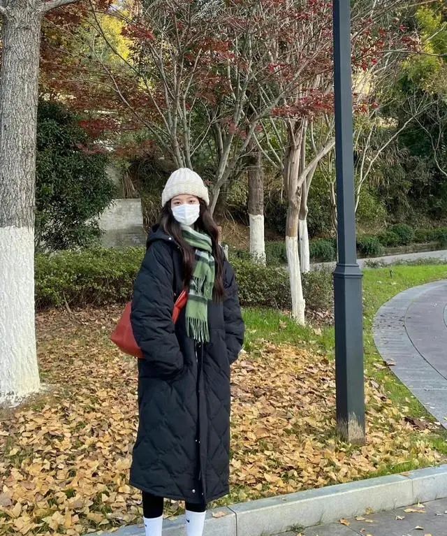 “冬天穿什么?”这是一个永恒的问题,困扰着每一个爱美的女孩休闲区蓝鸢梦想 - Www.slyday.coM “冬天穿什么?”这是一个永恒的问题,困扰着每一个爱美的女孩休闲区蓝鸢梦想 - Www.slyday.coM