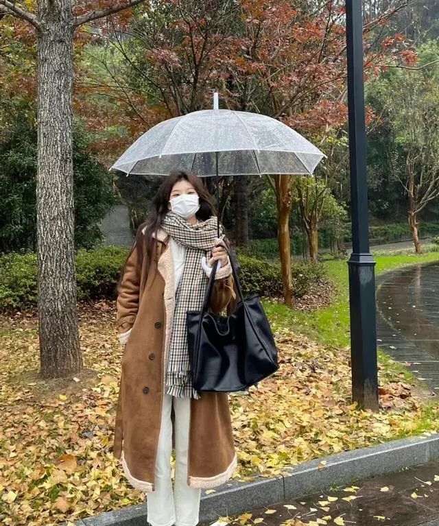 “冬天穿什么?”这是一个永恒的问题,困扰着每一个爱美的女孩休闲区蓝鸢梦想 - Www.slyday.coM “冬天穿什么?”这是一个永恒的问题,困扰着每一个爱美的女孩休闲区蓝鸢梦想 - Www.slyday.coM