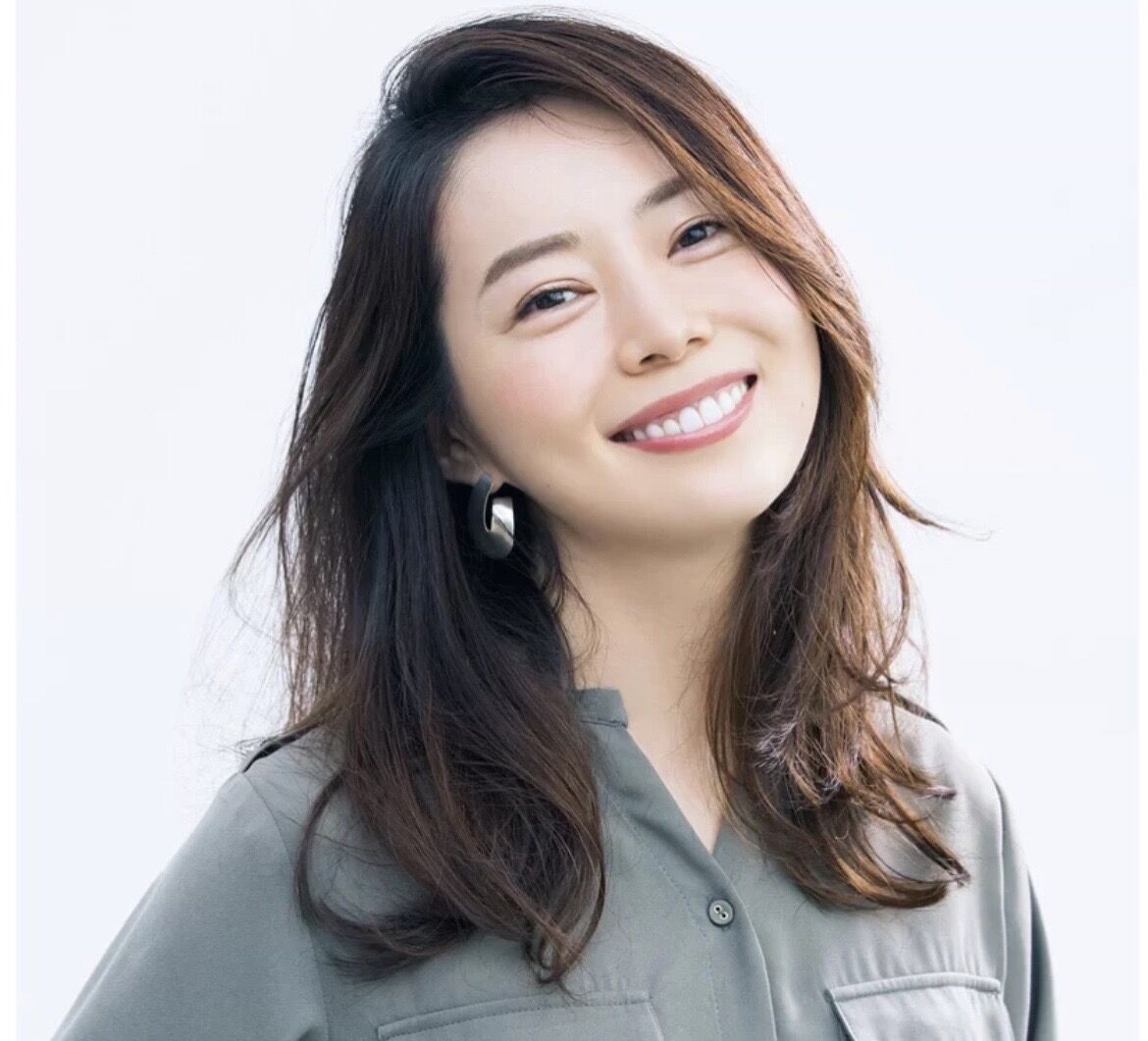 40岁女人年底烫发是烫大卷还是烫小卷关键要看脸型