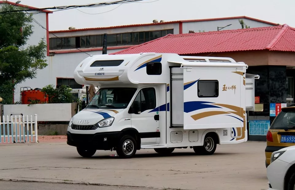 巨威房车美式依维柯双拓展热销车型秘诀在哪经典样式新表现