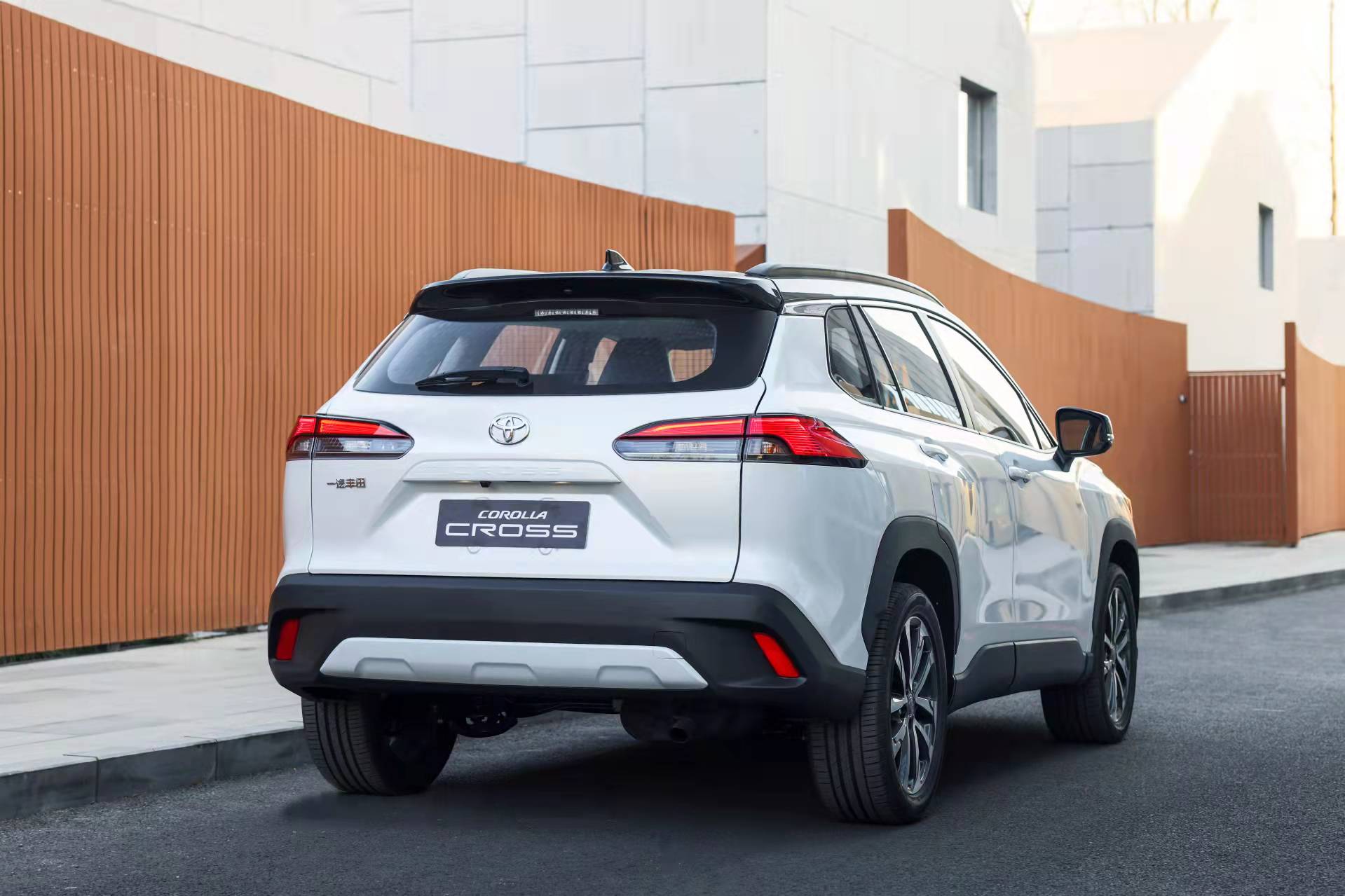 1298万起20lcvt多功能都市suv一汽丰田卡罗拉锐放上市