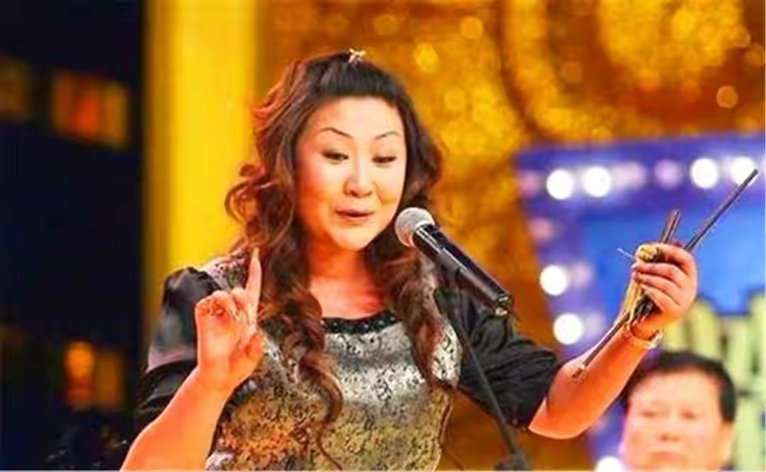 王惠登台重唱京韵大鼓,气质超凡表演惊艳,老公郭德纲携众徒弟齐助阵|郭德纲|王惠|德云社_新浪新闻