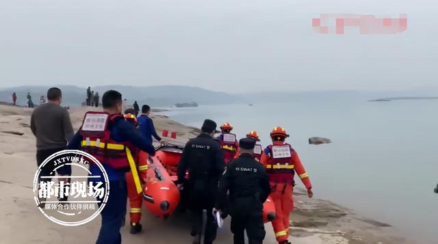 教科书式自救！女孩坠江后抱着羽绒服，漂浮1个小时获救休闲区蓝鸢梦想 - Www.slyday.coM