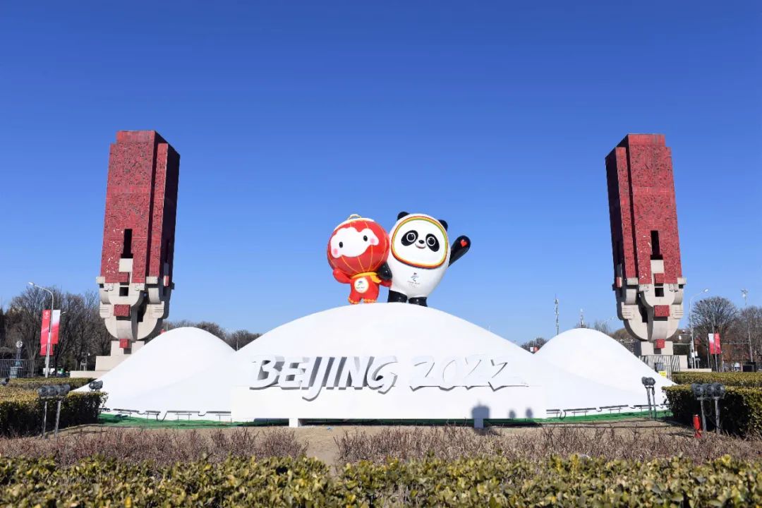 北京2022年冬奥会及冬残奥会吉祥物冰墩墩,雪容融 (图片来源:tuku.