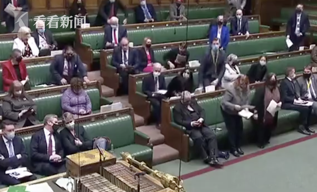 被议员当面要求辞职 约翰逊突然说出中文......休闲区蓝鸢梦想 - Www.slyday.coM