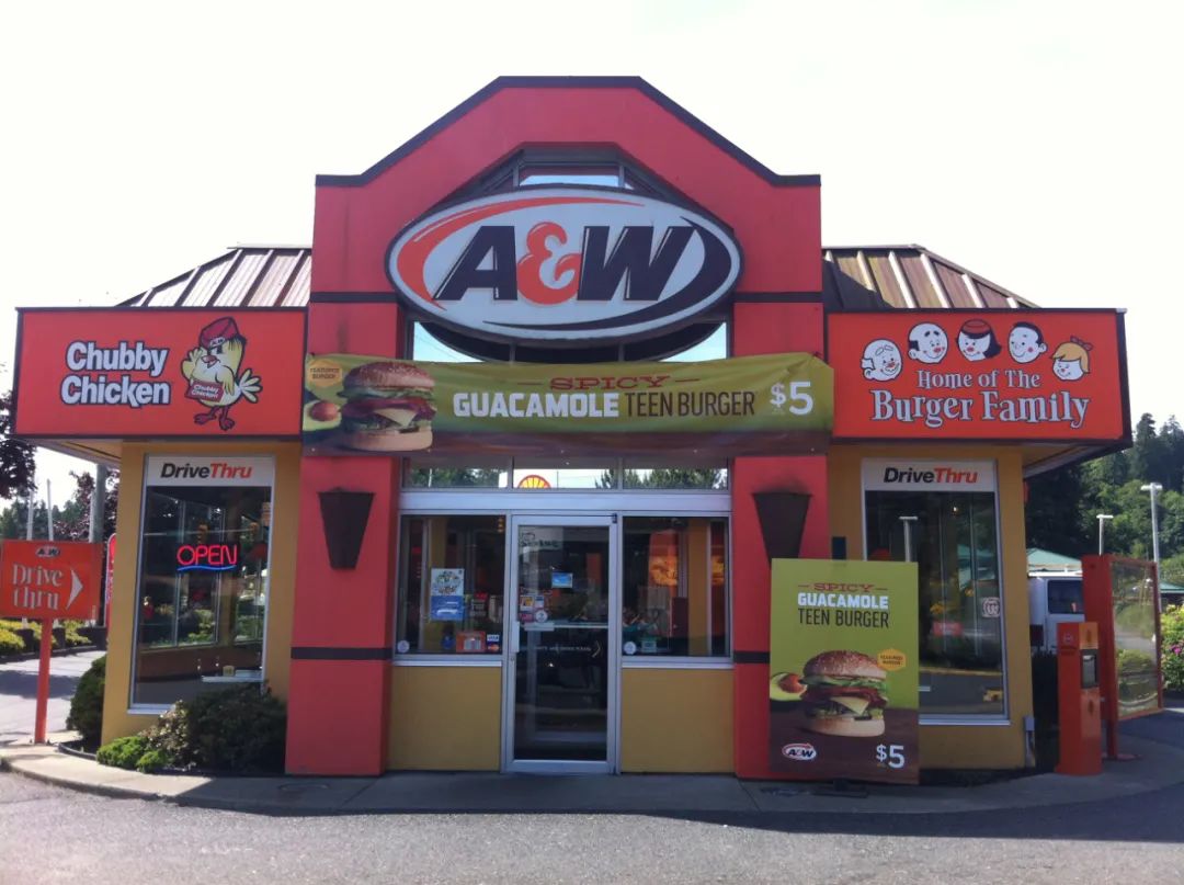 谁家的汉堡更划算数学不太好的美国人已经吵翻了