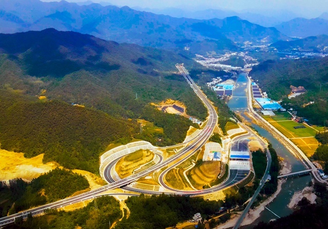 河南交通这份成绩单晒出2021年交通亮点