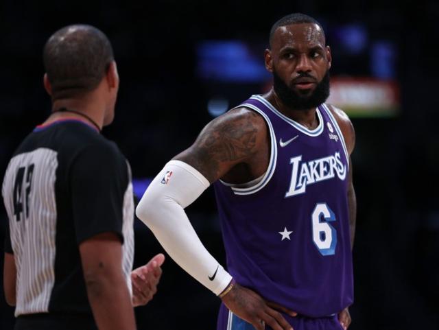 人气王！NBA全明星第三轮投票结果出炉 詹姆斯反超库里成为新票王休闲区蓝鸢梦想 - Www.slyday.coM