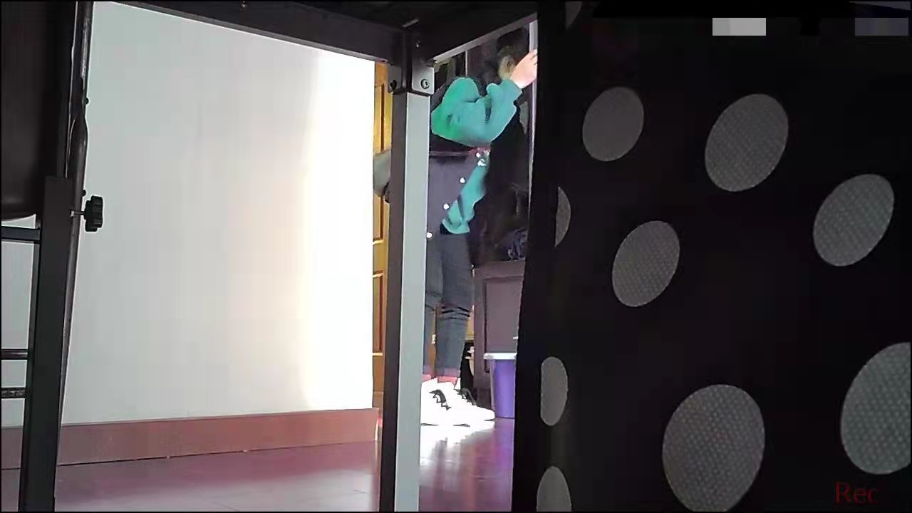 上海：无人机“打卡”网红地标？“黑飞”被制止休闲区蓝鸢梦想 - Www.slyday.coM