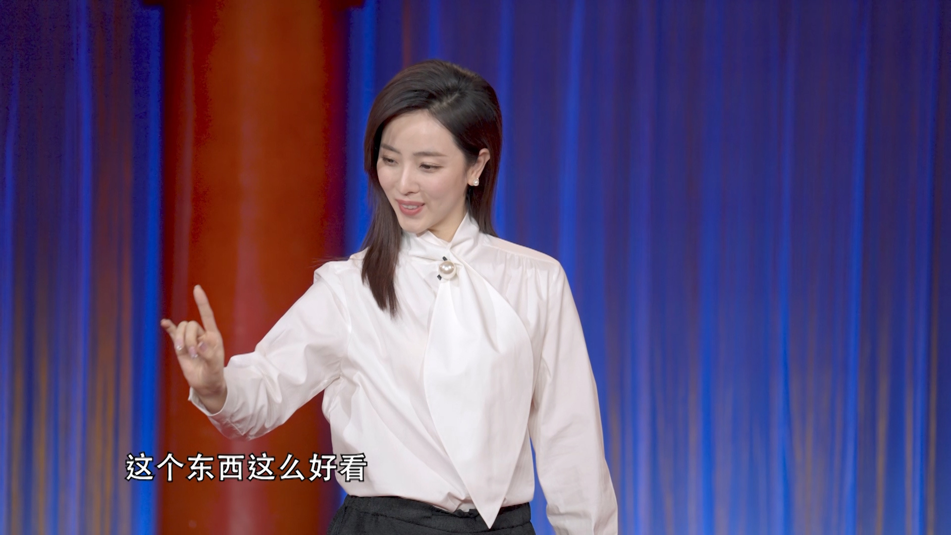 梦幻联动！何赛飞教李思思怎么"飘"更美休闲区蓝鸢梦想 - Www.slyday.coM