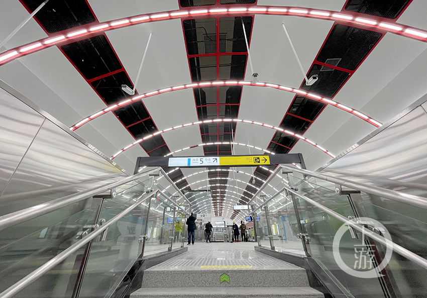 重庆红岩村地铁站图片