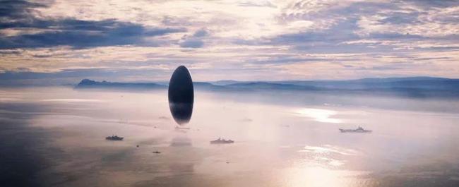 纺锤体ufo现身不同国家13分钟后钻入水中疑似外星飞行器