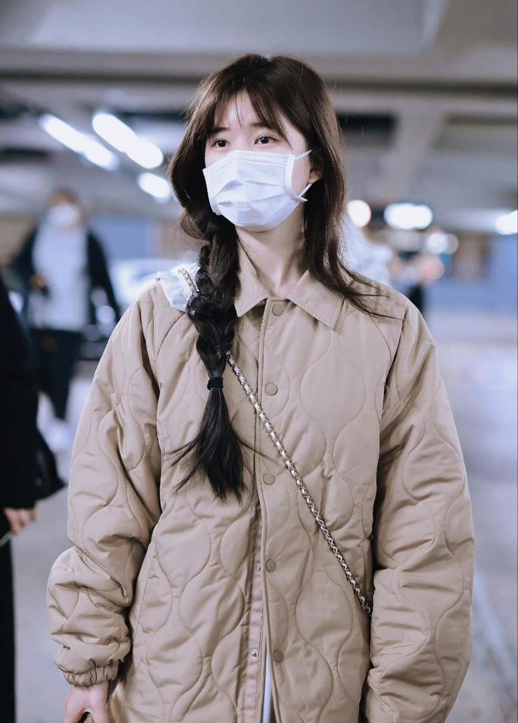 赵露思真是个养生女孩,冬季穿搭保暖又养眼,普通人也可借鉴|赵露思