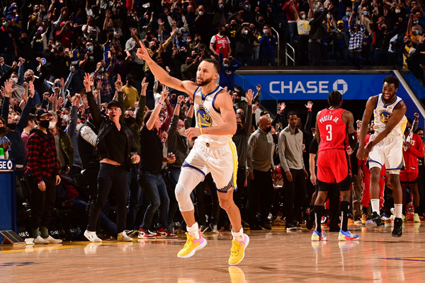 22+12+4!库里绝杀火箭,杰伦格林成不了乔丹,斯通真该选莫布里休闲区蓝鸢梦想 - Www.slyday.coM 22+12+4!库里绝杀火箭,杰伦格林成不了乔丹,斯通真该选莫布里休闲区蓝鸢梦想 - Www.slyday.coM