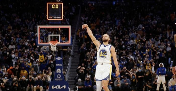 生涯首次,库里打进绝杀球!21中6,维金斯本该执行,却被抢戏休闲区蓝鸢梦想 - Www.slyday.coM 生涯首次,库里打进绝杀球!21中6,维金斯本该执行,却被抢戏休闲区蓝鸢梦想 - Www.slyday.coM