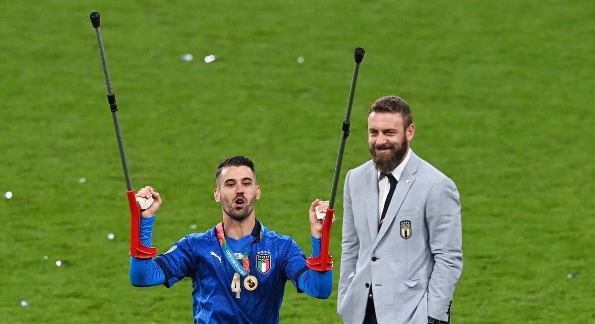 德罗西将担任曼奇尼助教,帮助意大利队冲击卡塔尔世界杯入场券休闲区蓝鸢梦想 - Www.slyday.coM 德罗西将担任曼奇尼助教,帮助意大利队冲击卡塔尔世界杯入场券休闲区蓝鸢梦想 - Www.slyday.coM