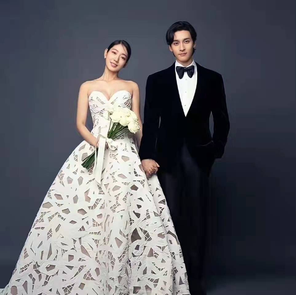 32岁朴信惠婚纱照太美了怀孕5月不显赘肉笑容甜蜜很有夫妻相