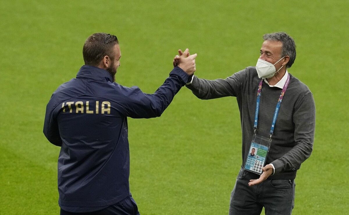 德罗西将担任曼奇尼助教,帮助意大利队冲击卡塔尔世界杯入场券休闲区蓝鸢梦想 - Www.slyday.coM 德罗西将担任曼奇尼助教,帮助意大利队冲击卡塔尔世界杯入场券休闲区蓝鸢梦想 - Www.slyday.coM