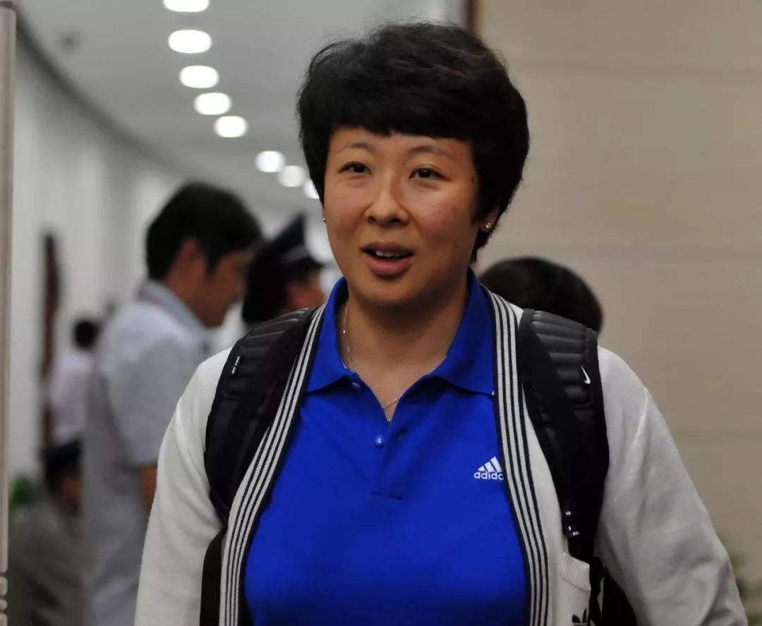 冯坤或担任中国女排主帅远嫁泰国定居多年丈夫爱子全力支持