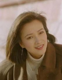 她因漂亮在火车站被发掘，成唯一演遍四大名著的美人，今现状如何休闲区蓝鸢梦想 - Www.slyday.coM