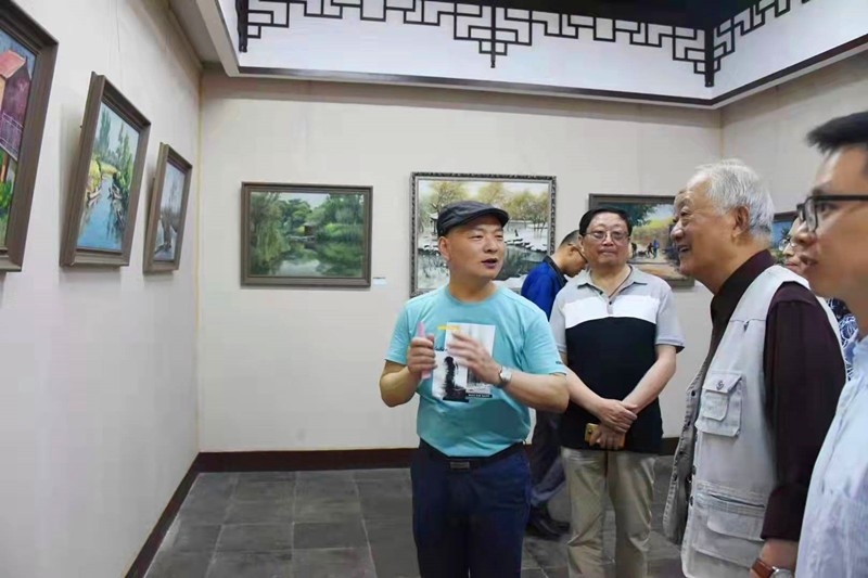 田园派画家杨晓东追求绘画梦想实现艺术传承