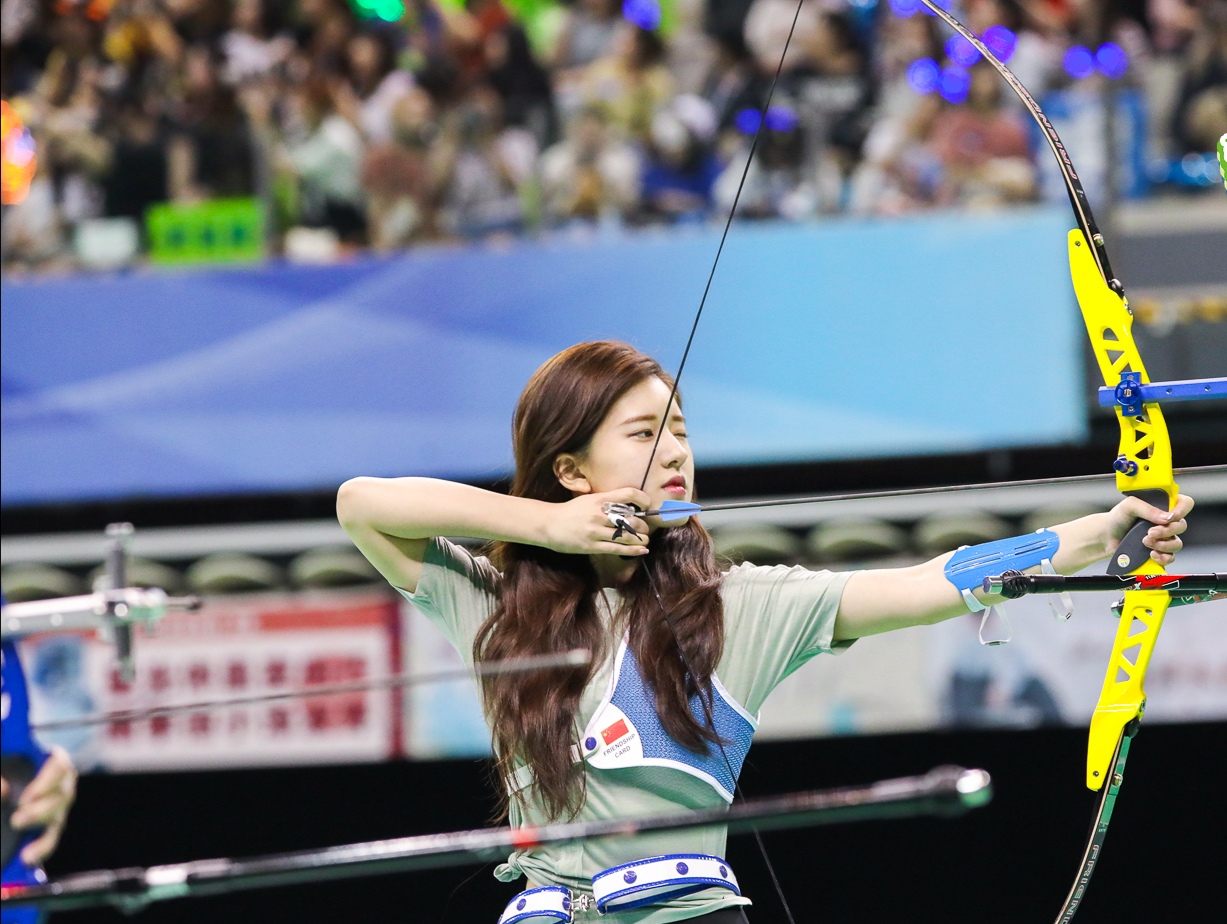 赵露思有多瘦背包暴露真实腰围网友这身材绝了