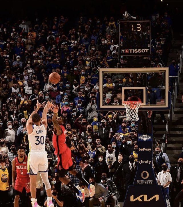 库里首次压哨绝杀,赛后采访难掩兴奋表情,直言很开心|库里|勇士|比赛