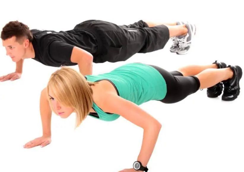 俯卧撑爱好者“切记”:小意外“一定”不能掉以轻心休闲区蓝鸢梦想 - Www.slyday.coM 俯卧撑爱好者“切记”:小意外“一定”不能掉以轻心休闲区蓝鸢梦想 - Www.slyday.coM