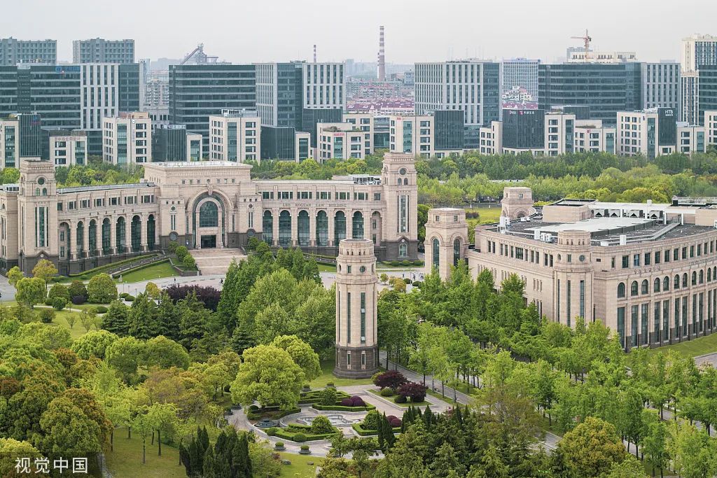 复旦大学江湾校区1936年的上海豪华饭店,影剧院,舞厅,游泳池西餐馆