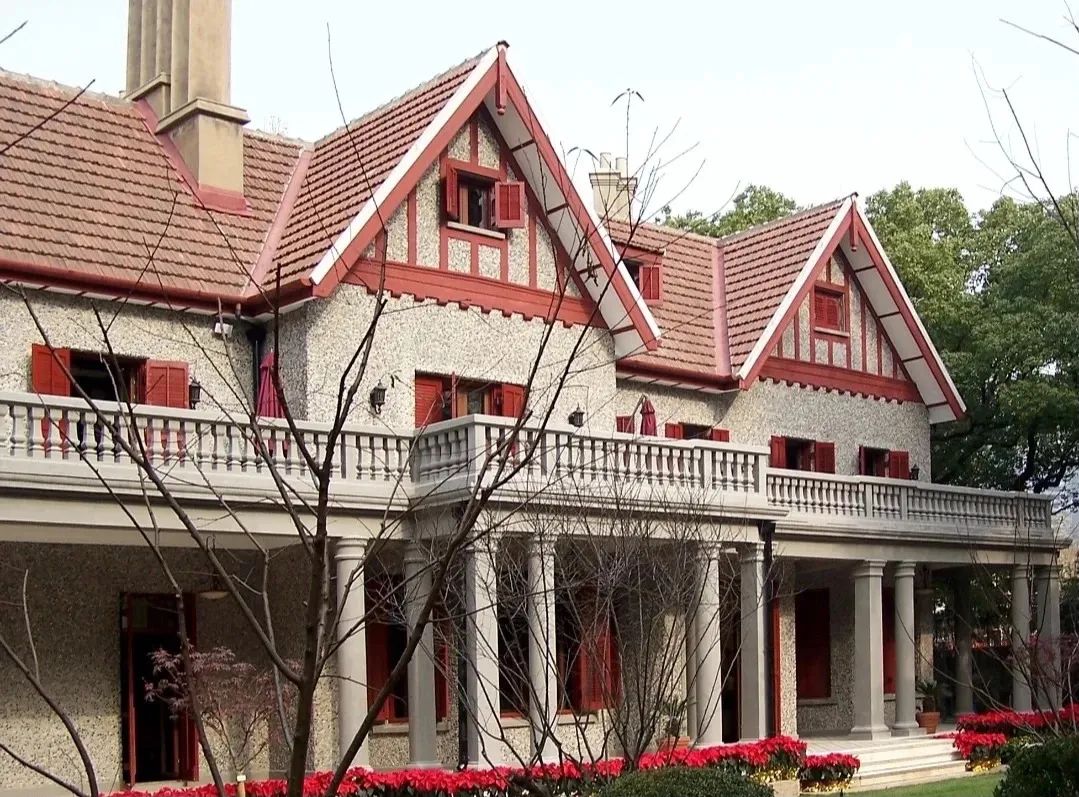 愚园路上的终其一生凡尔赛的日夜兼程轧马路