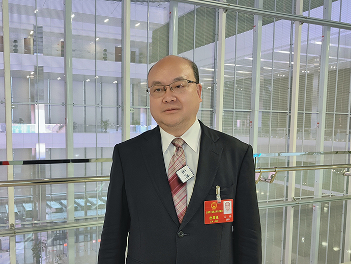 上海经济总量已跃居全球城市第六�%_上海经济总量跃居全球城市第六位,成跨国公司入亚太主要门户(2)