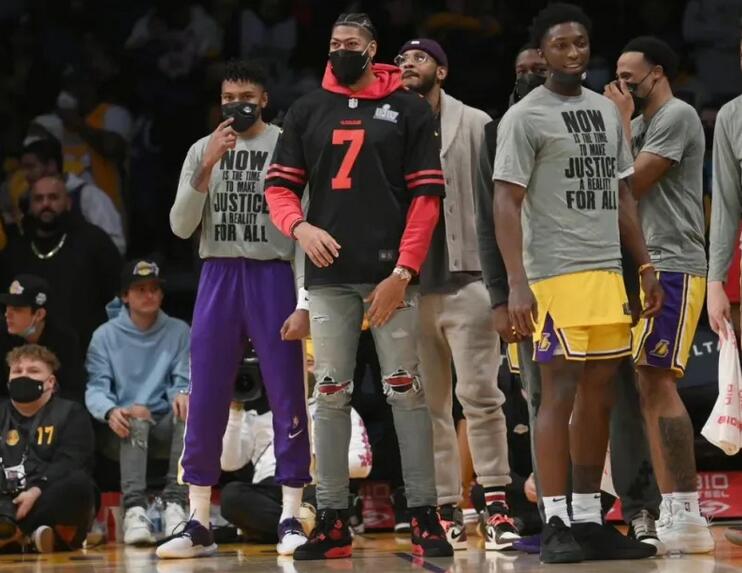 詹姆斯：戴维斯的健康是最重要的 然后就是让他找回节奏休闲区蓝鸢梦想 - Www.slyday.coM