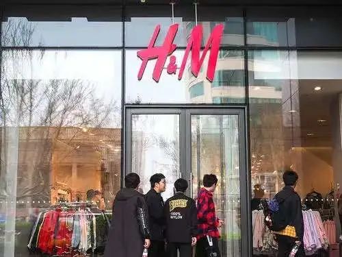 H&M再被罚|北京全面排查冷链行业从业人员及共同居住者