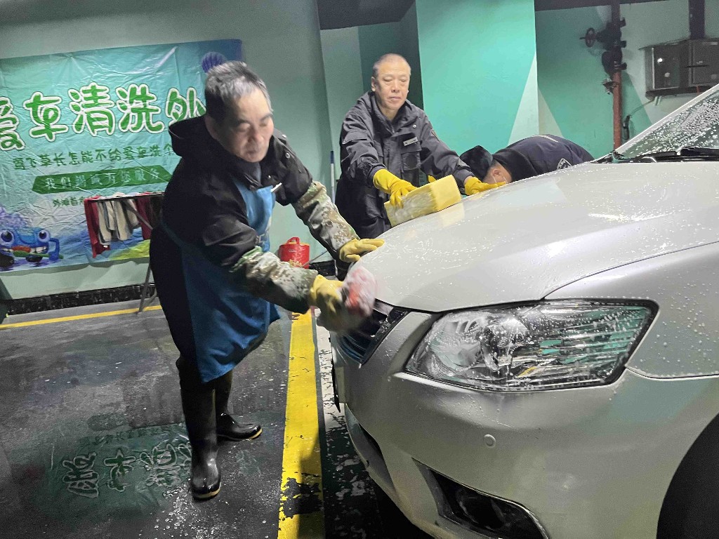 磨刀,燎猪蹄,洗车,贴春联,这样的物业你羡慕吗?|春联|物业|猪蹄子_新