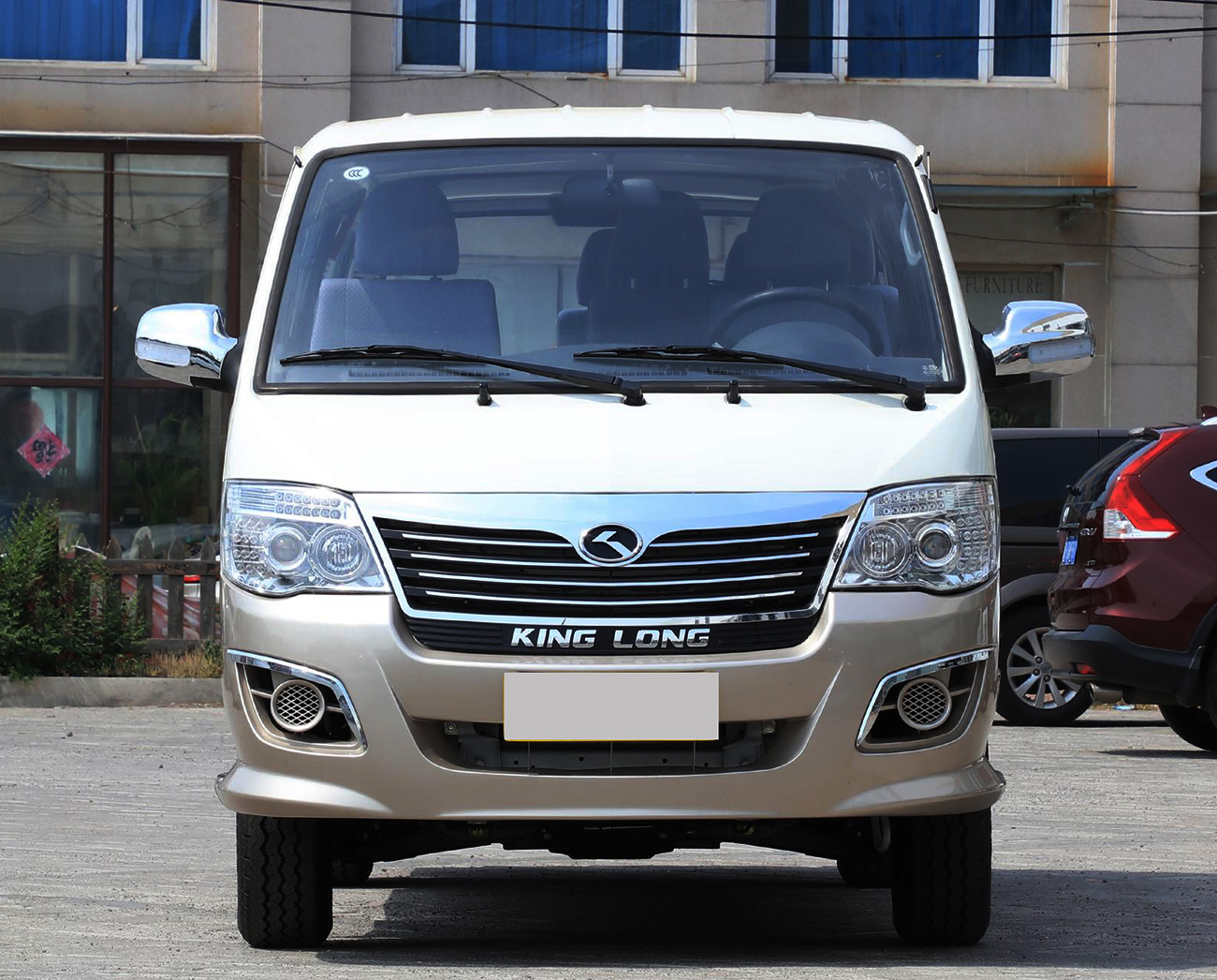 近日,厦门金龙旗下的2022款金龙金威正式上市,新车售价区间8.08万-8.