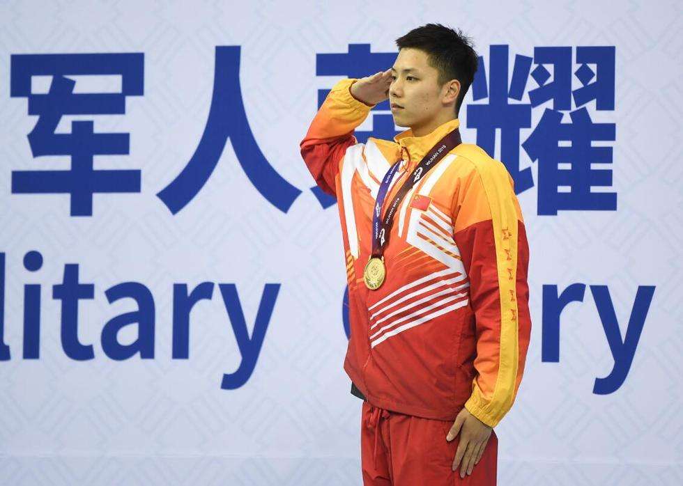 中国又一游泳名将公开恋情,女友身材高挑长相貌美气质极佳|李广源