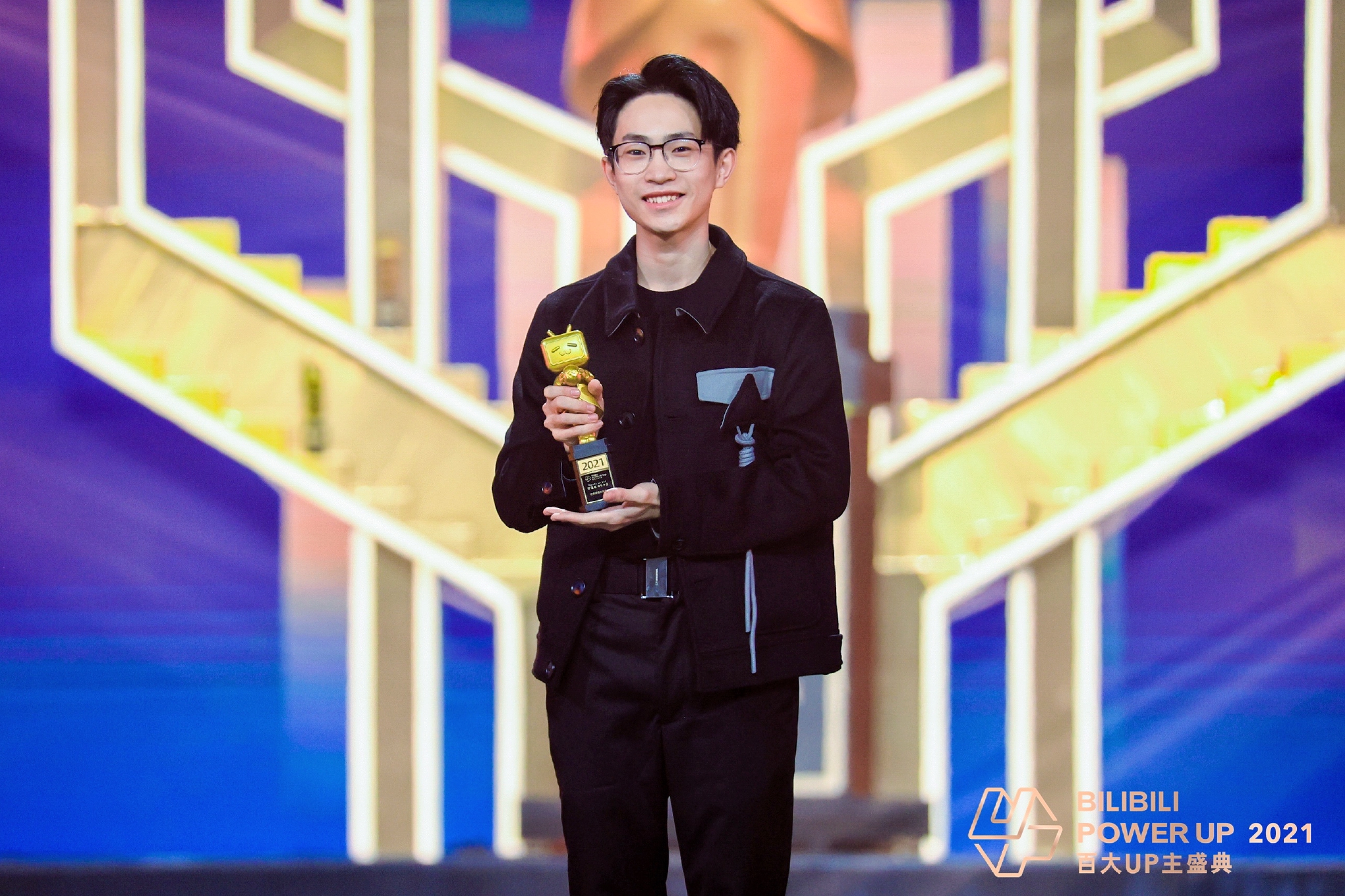 专业,创新,影响力成全新标准,哪些up主最受z世代喜爱|b站|z世代_新浪