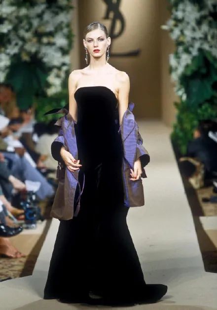 手拉手一起中年发福，这对地表颜值最强cp是商量好的么？休闲区蓝鸢梦想 - Www.slyday.coM