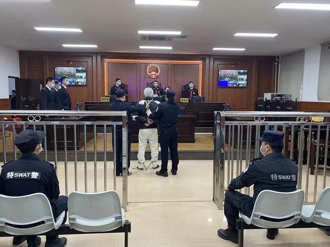 制贩毒品近百公斤,还私藏手榴弹,罪犯庄某松被执行