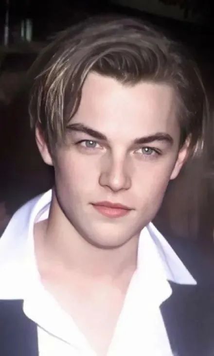 手拉手一起中年发福，这对地表颜值最强cp是商量好的么？休闲区蓝鸢梦想 - Www.slyday.coM