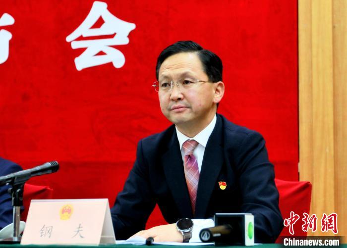 县长省两会推介草原:"亚洲一流,青海最美"|青海省|河南县|两会_新浪