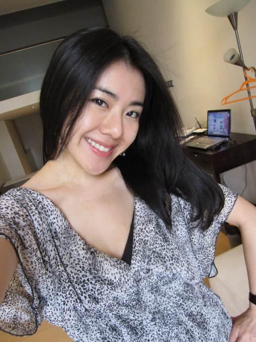 关于叶安婷,当初台版《流星花园》播出后,她凭着美貌一夜成名,但后劲