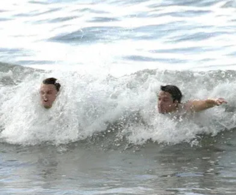 手拉手一起中年发福，这对地表颜值最强cp是商量好的么？休闲区蓝鸢梦想 - Www.slyday.coM